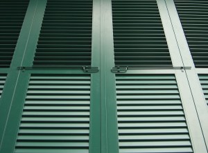 Klappläden- Schiebeläden - Faltschiebeläden - aus Holz oder Aluminium