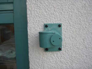 Klappläden- Schiebeläden - Faltschiebeläden - aus Holz oder Aluminium