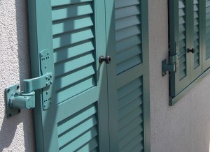 Klappläden- Schiebeläden - Faltschiebeläden - aus Holz oder Aluminium